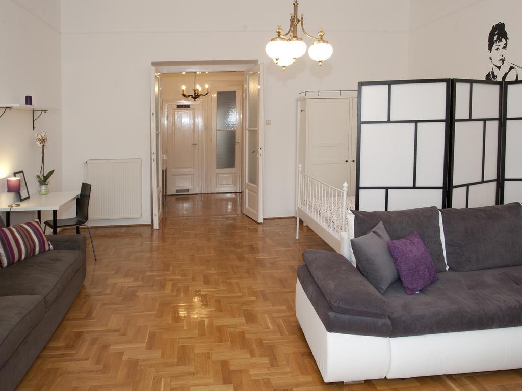 Alice Apartment Budapest Room photo