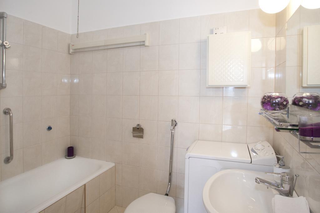 Alice Apartment Budapest Room photo